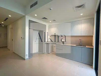 Single-Row Gem | Park & Pool Nearby |Move-in ready