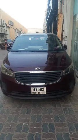 Well Maintained Kia Carnival 2016 | GCC Specs | Family Van