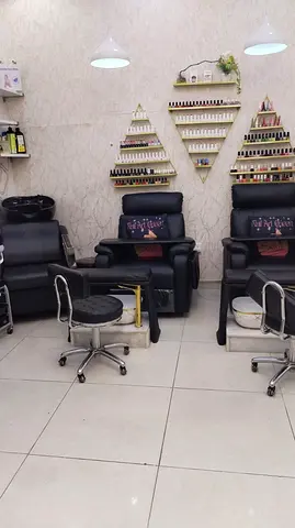 LADIES SALON FOR SALE IN DUBAI
