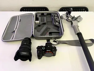 Sony A7V with complete accessories