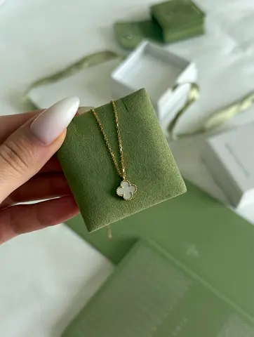 Van Cleef Mother of pearl necklace