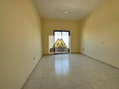 شقة واسعة ببلكونة وإطلالة مميزة وتكييف مركزي في قلب النعيمية بموقع حيوي قريب من جميع الخدمات