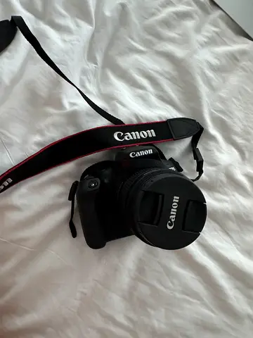 Canon EOS 2000D