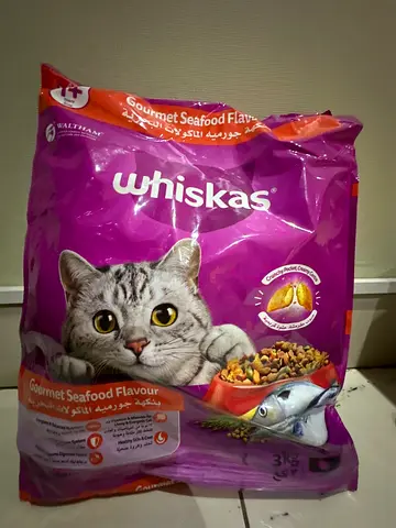 Whiskas Gourmet Seafood Flavour Dry Cat Food - Large Bag + cat litter