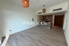 Pool View | Modern | Vacant on Transfer