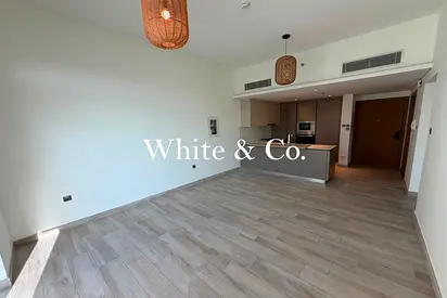 Pool View | Modern | Vacant on Transfer