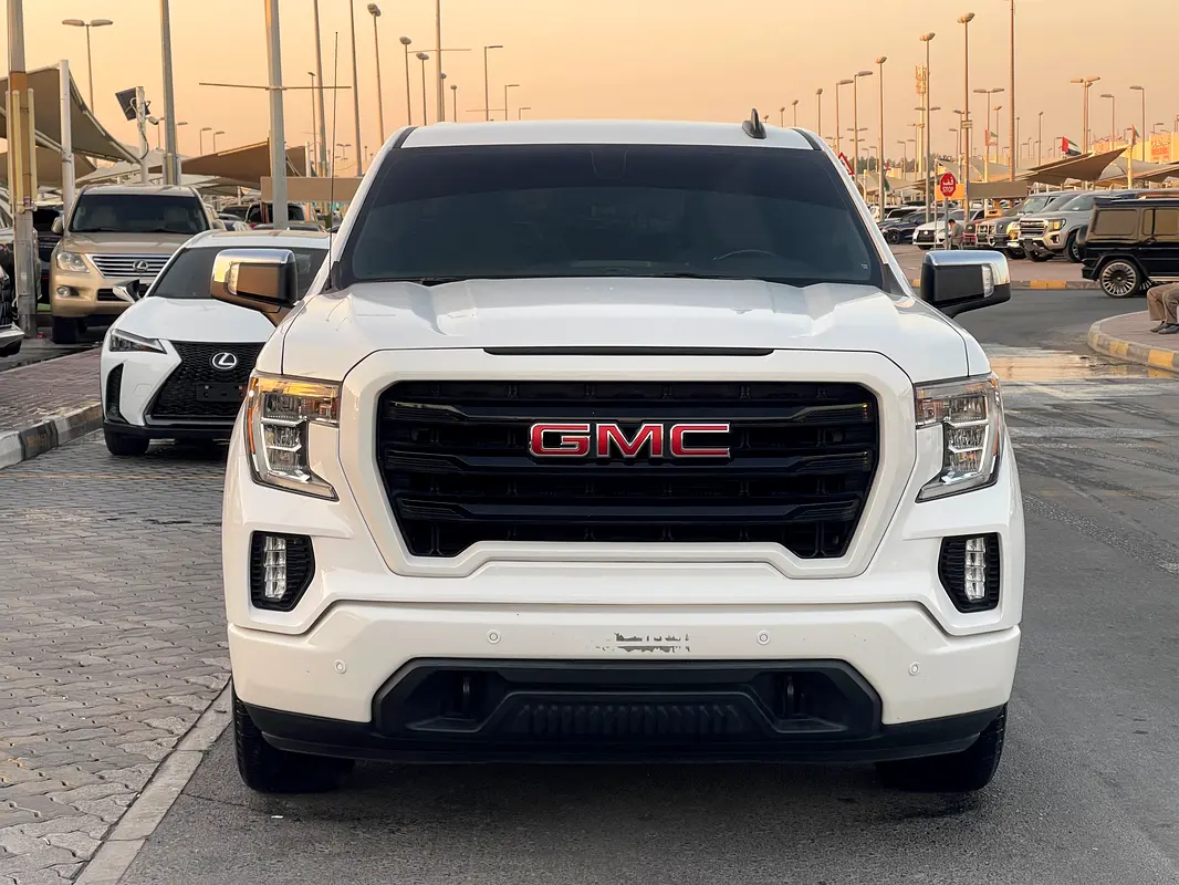 GMC Sierra 2022 — photo 1 of 20