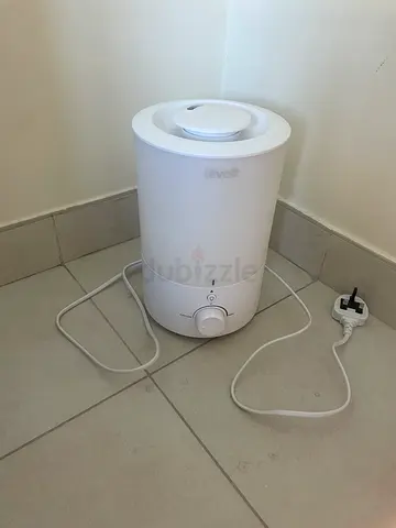 Stylish White Ultrasonic Humidifier - Good Working Condition