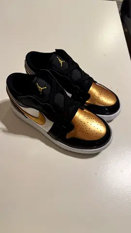 Girl’s Jordan’s shoes