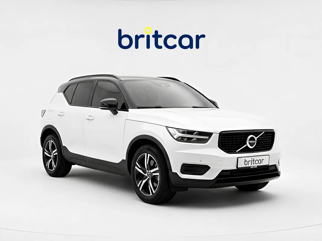 Volvo XC40 2022 — photo 1 of 17