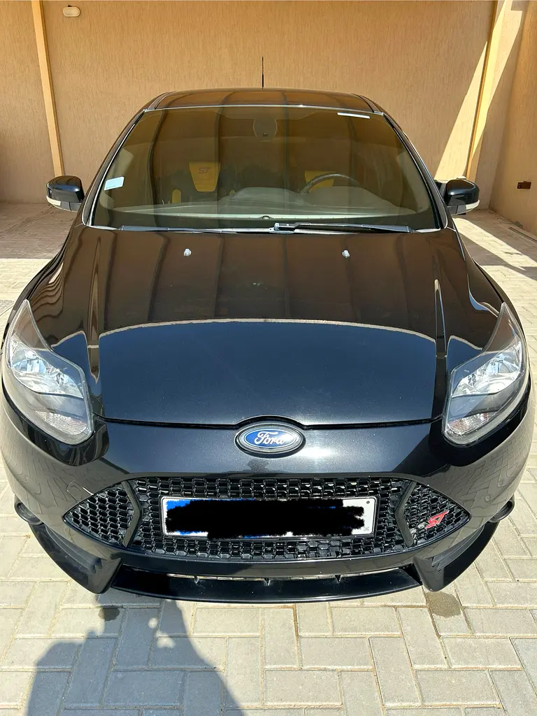 Ford Focus 2014 — photo 1 of 8