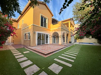 Spacious Villa| Private Garden| Swimming Pool