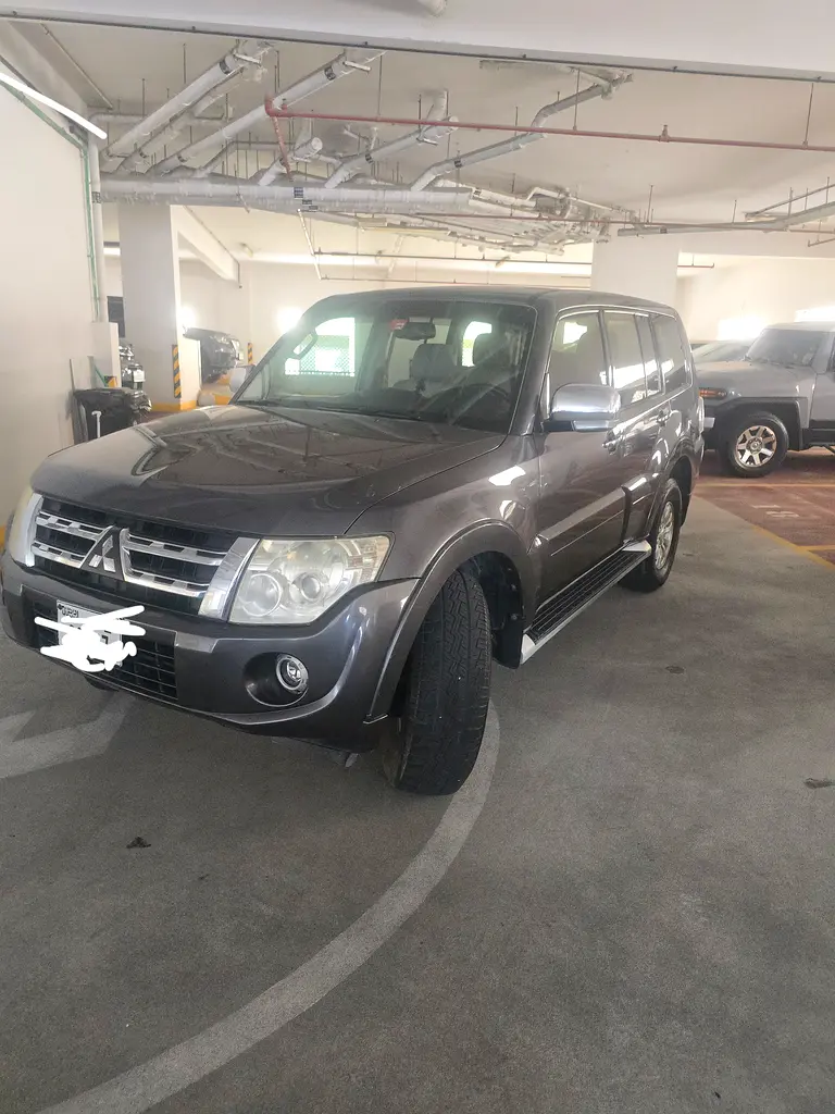 Mitsubishi Pajero 2014 — photo 1 of 6
