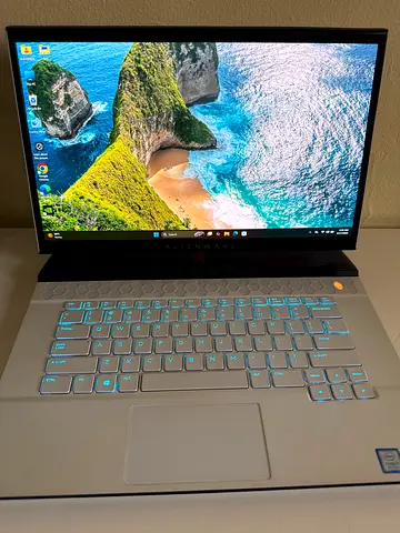 Alienware m15 R2 OLED 4k RTX 2080 I7 9th generation 16gb ram 512 m.2