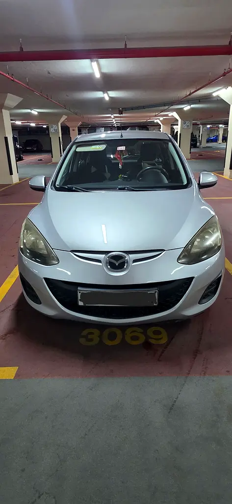 Mazda 2 2014 — photo 1 of 6