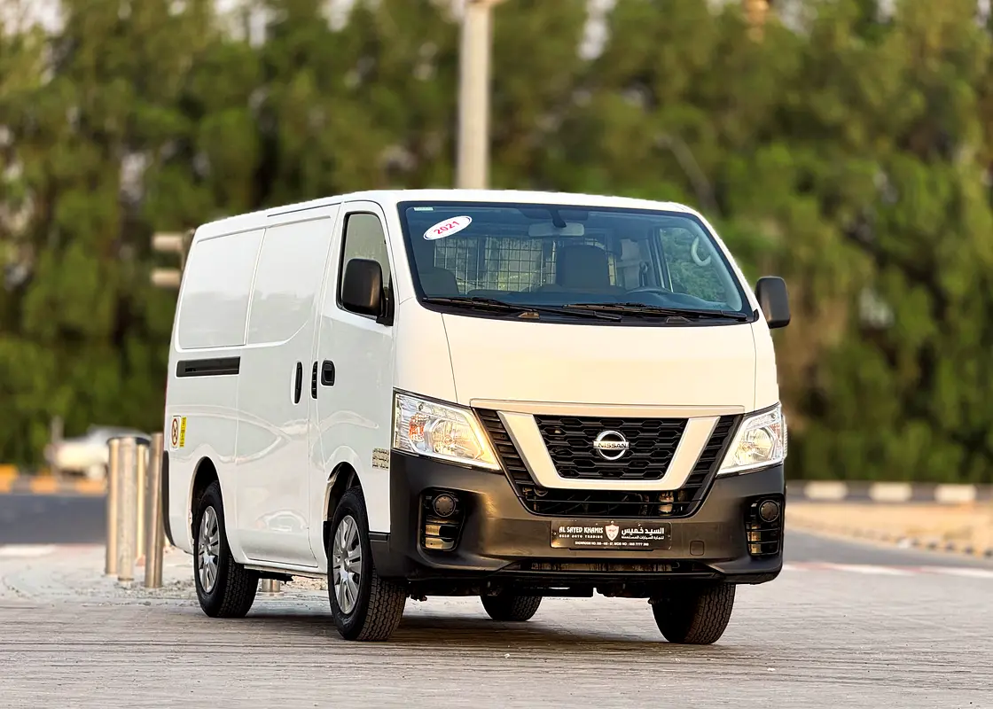 Nissan Urvan 2021 — photo 1 of 16
