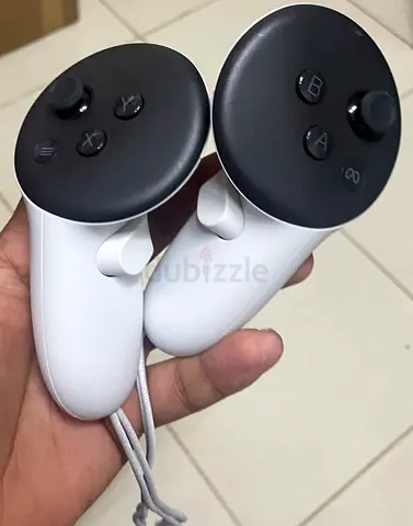 Pair of Oculus Quest / Meta Quest Touch Controllers (Right + Left) - Good Condition (BOX PIECE)