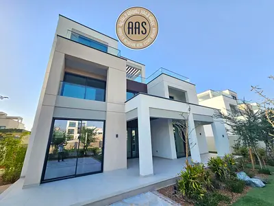 Brand New Spacious 5bhk villa ! Prime location! Huge layout
