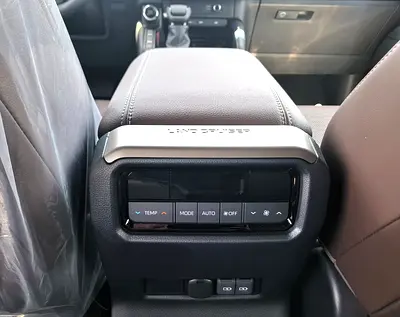2025 Toyota PRADO 照片 9
