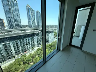 Amazing view| Partially Furnished | High floor
