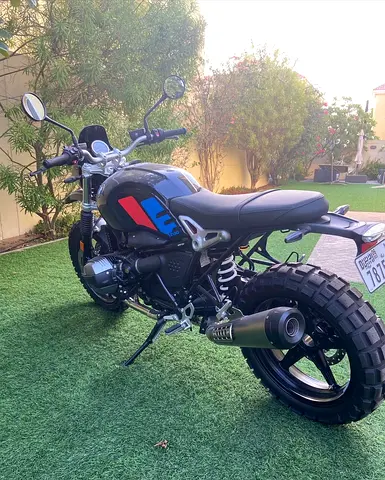 BMW r9t