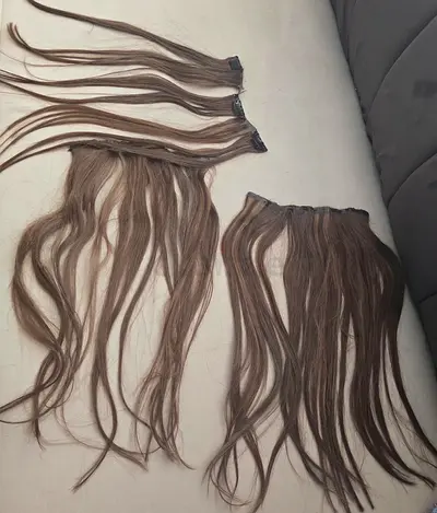 Light brown clip-in hair extensions set — twice used, excellent condition