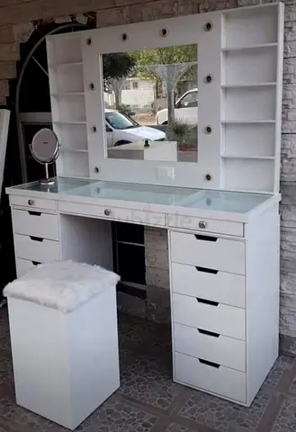 White Makeup Vanity Table with Mirror and Lighted Shelves - Stool Included