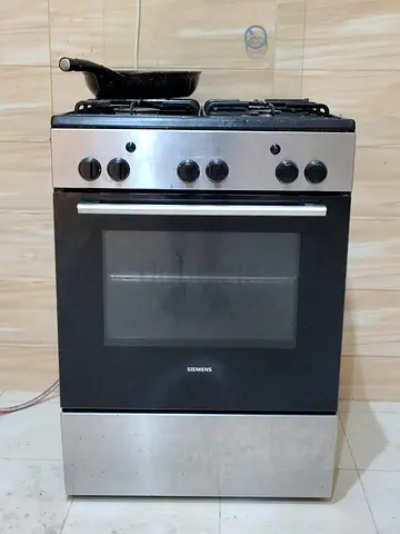 Siemens freestanding 4 gas cooker with oven - used, good working condition