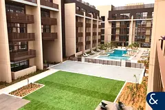 Vacant Soon | Pool View | Ellington |2 Bed