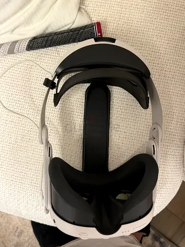 meta quest 3 in good used condition