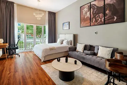 Chic Studio | Discovery Gardens | 5 Min to Metro