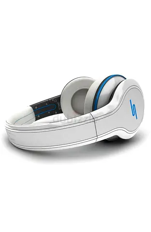 Street Over Ear Wired Audio Headphones Brand New