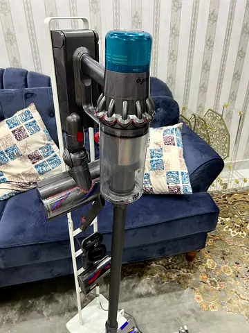 DYSON V15 VACUUM
