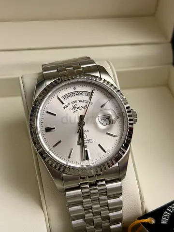 Mens stainless steel dress watch with day-date (silver dial)