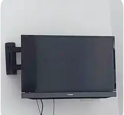 Toshiba 43 inch Led with Xiaomi tv stick and tv wall mount