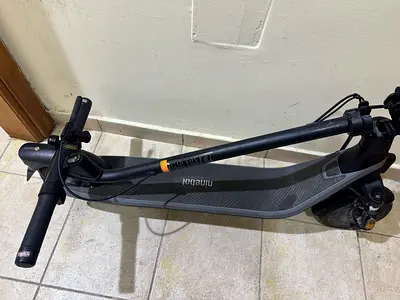 Segway Ninebot E2 Electric Scooter - Foldable, Under Warranty