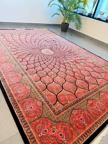 Elegant Middle Eastern Patterned Area Rug