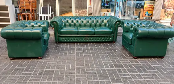 Green Leather Chesterfield 3-Seater Sofa with Two Armchairs - Used
