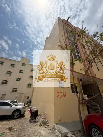 للبيع فى الشارقة   منطقة مويلح التجارية   بناية موقع مميز  ارضى و3طوابق  تملك مواطنين   ودول مجلس التعاون الخليجي