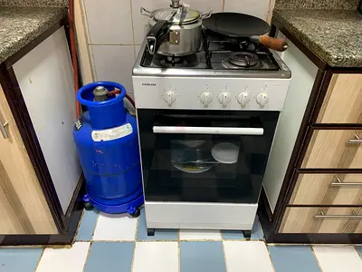 Gas
