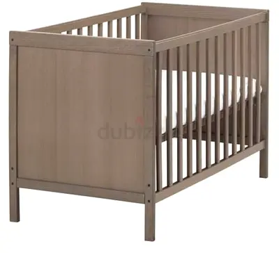 Wooden Baby Crib - Simple Neutral Finish, Good Condition. Free bedsheets