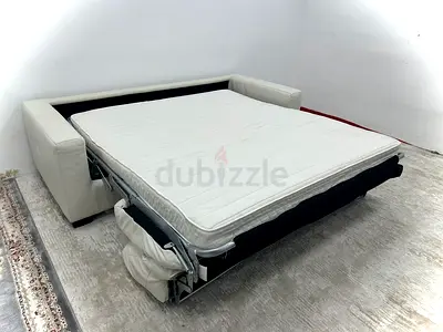 Like new condition Natuzzi sofabed