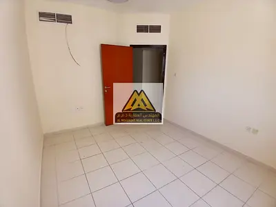 فرصة مميزة للإيجار السنوي في منطقة النعيمية 2 على شارع الشيخ خليفة، بالقرب من جسر غلفا، في موقع حيوي واستراتيجي قريب من جميع الخدمات