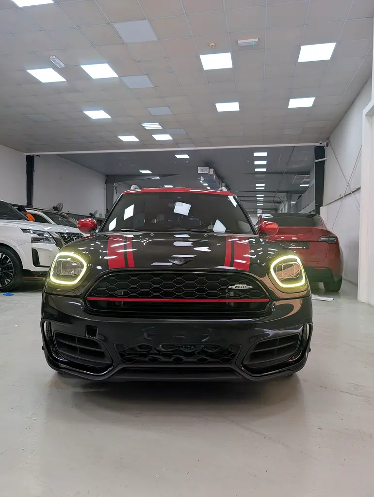 ميني كونتري مان 2023