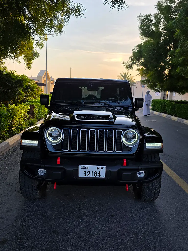 Jeep Wrangler 2024 — photo 1 of 20