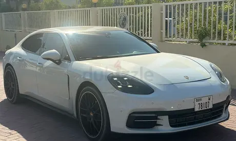 Porsche Panamera 4S 2017 | GCC Specs | Low Mileage | Immaculate Condition