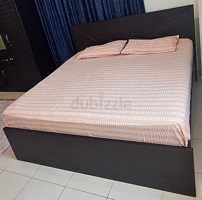 King Size Bed without Mattresses