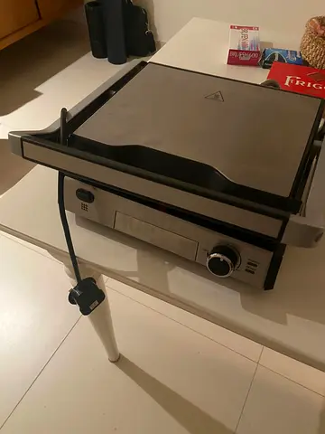 Electric Contact Grill / Panini Press - Good Working Condition