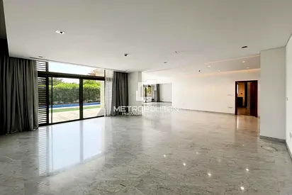 Vacant | Modern luxury | Private Pool | Phase 2
