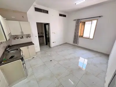 Central air conditioning - Large space - Fully lit - Easy access to Sheikh Mohammed Bin Zayed Road